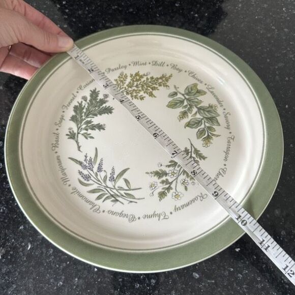 Corelle Thymeless Herbs Chamomile Dinner Plates 10 1/4” Set‎ of 2 White Green - Picture 5 of 9
